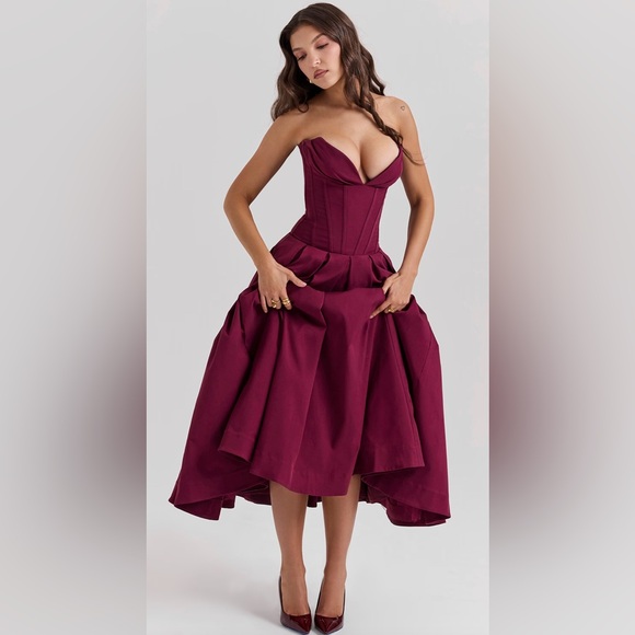House of CB Lady dress. Color wine. Both regular and plus cup available - Picture 1 of 6